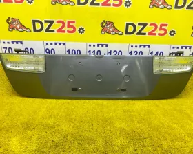 Накладка на дверь багажника Toyota