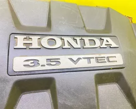 Пластиковая крышка на двс HONDA