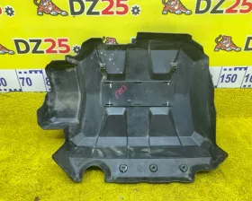 Пластиковая крышка на двс HONDA