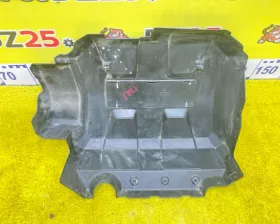 Пластиковая крышка на двс HONDA