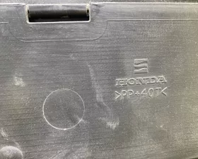 Пластиковая крышка на двс HONDA