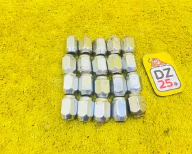 Гайка на колесо TOYOTA