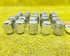 Гайка на колесо TOYOTA