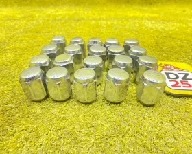 Гайка на колесо TOYOTA