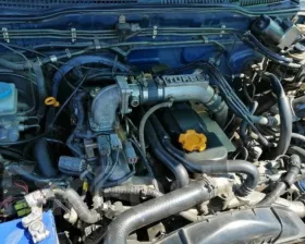 Петли двери багажника Nissan