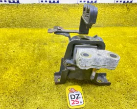 Подушка двигателя TOYOTA