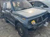Тормозные колодки SUZUKI ESCUDO 1989/Цвет 0AA 5520060811 TA01R G16A, переднее