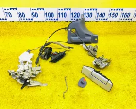 Замок двери Nissan