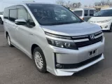 Радиатор основной TOYOTA VOXY 2014/Цвет 1F7 1640037280 ZWR80G 2ZRFXE, передний
