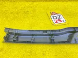 Пластик замка багажника TOYOTA NOAH 2014/Цвет 202 6793528100C0 ZRR85W 3ZRFAE, задний