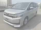 Радиатор основной TOYOTA VOXY 2014/Цвет 1F7 1640037280 ZWR80G 2ZRFXE, передний