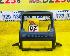 Консоль магнитофона TOYOTA