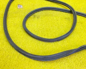 Уплотнительная резинка багажника TOYOTA