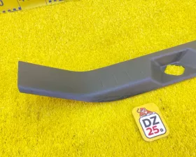 Пластик замка багажника TOYOTA