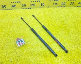 Амортизатор на заднее стекло Toyota