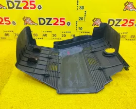 Пластиковая крышка на двс TOYOTA