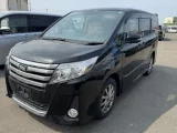 Накладка на дверь багажника TOYOTA NOAH 2014/Цвет 202 7680128480 ZRR85W 3ZRFAE, задняя