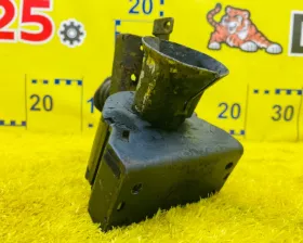 Крепление запасного колеса TOYOTA