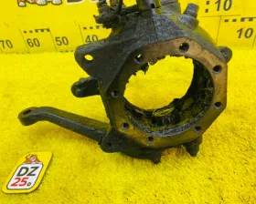 Поворотный кулак TOYOTA