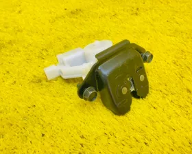 Замок 5-й двери Nissan