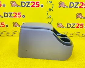 Бардачок между сиденьями Toyota