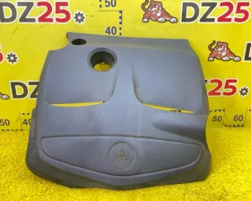 Пластиковая крышка на двс Mercedes-Benz