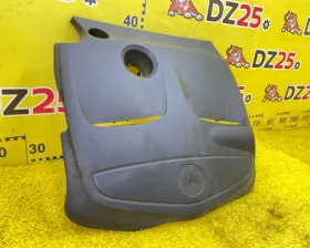 Пластиковая крышка на двс Mercedes-Benz