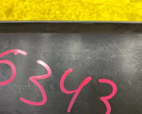 Пластиковая крышка на двс Mercedes-Benz