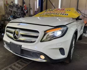 Пластиковая крышка на двс Mercedes-Benz
