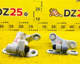 Петля дверная Mercedes-Benz