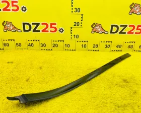 Молдинг лобового стекла Mercedes-Benz