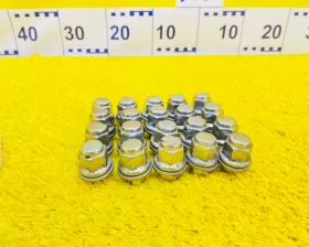 Гайка на колесо TOYOTA