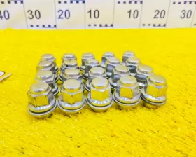 Гайка на колесо TOYOTA