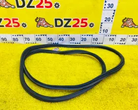 Уплотнительная резинка багажника TOYOTA