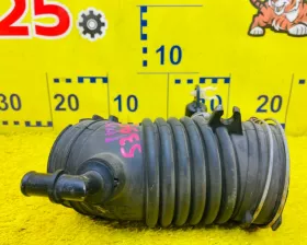 Патрубок воздушного фильтра Toyota