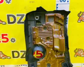 Пластиковая крышка на двс TOYOTA