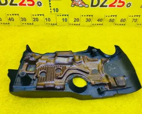 Пластиковая крышка на двс TOYOTA