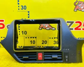 Консоль магнитофона TOYOTA