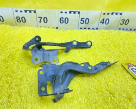Петля капота Toyota
