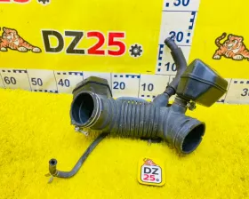 Патрубок воздушного фильтра TOYOTA