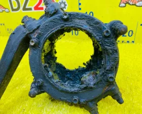 Поворотный кулак TOYOTA