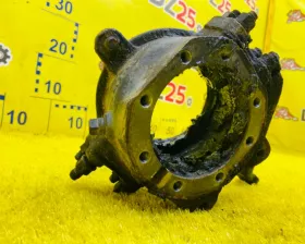 Поворотный кулак TOYOTA