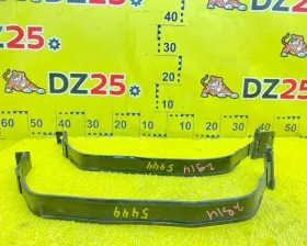 Крепление бака Toyota