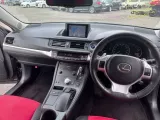 Амортизатор задней двери LEXUS CT200H 2013/Цвет 212 6896076030 ZWA10 2ZRFXE, задний