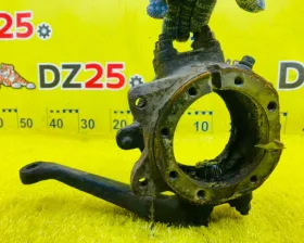 Поворотный кулак Toyota