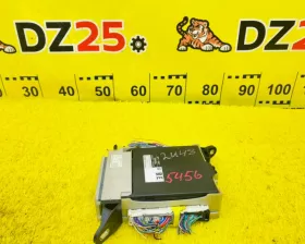 Блок предохранителей салон TOYOTA