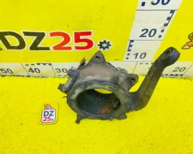 Поворотный кулак TOYOTA