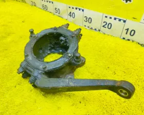 Поворотный кулак TOYOTA