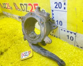 Поворотный кулак TOYOTA