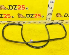 Уплотнительная резинка багажника Mercedes-Benz